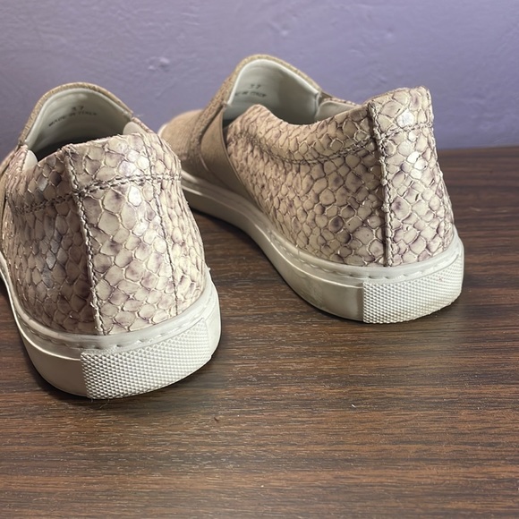 Lanvin Leather Slip-on Sneaker/ Curbies, Made in Italy Women’s size 7 - Picture 6 of 8